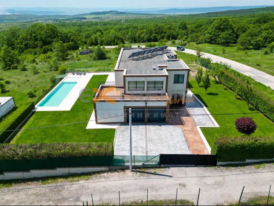 Продава се Къща в с. Баново, Област Варна - 695 кв.м за 1310 €/кв.м - Снимка #1