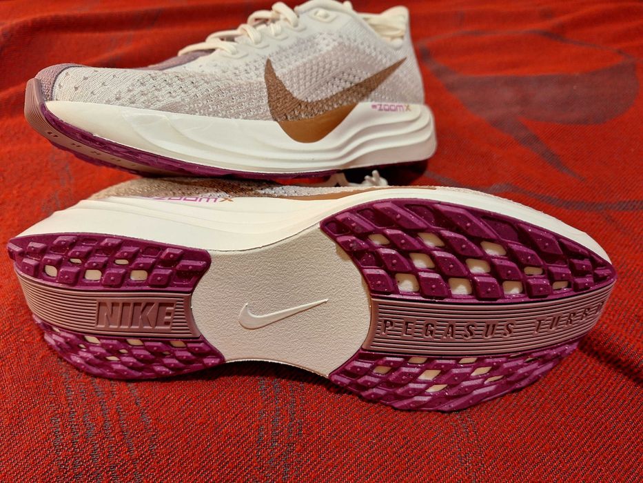 Дамски маратонки NIKE PEGASUS PLUS