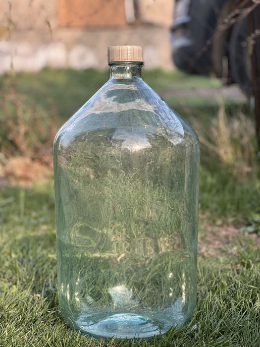 Стеклянные бутыли, стеклотара