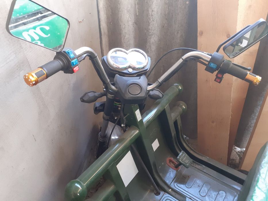 Tricilu electric cu remorcă basculabila