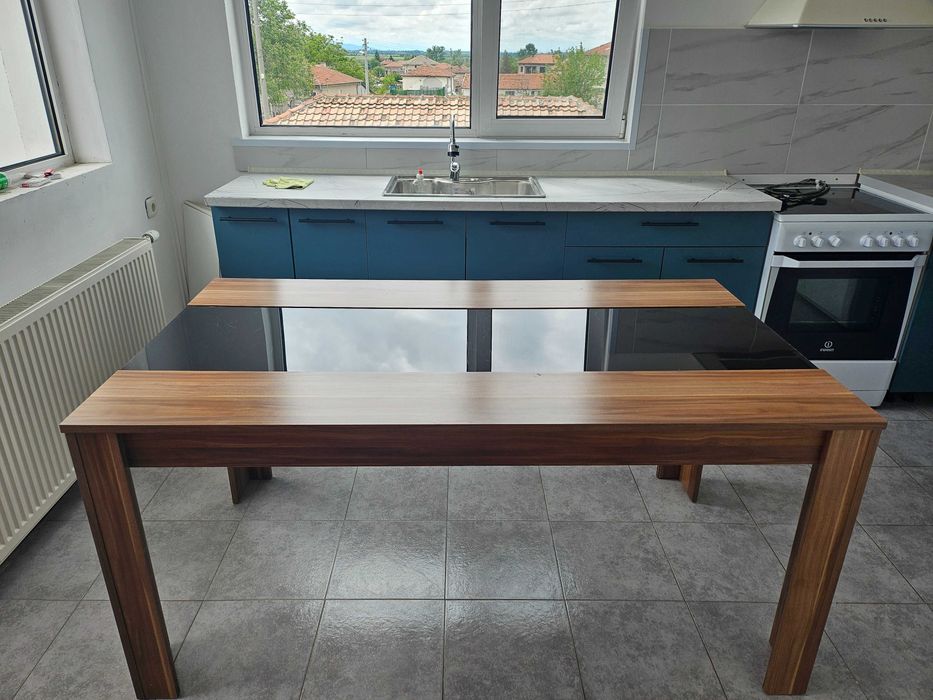 Трапезна маса с дължина 160см