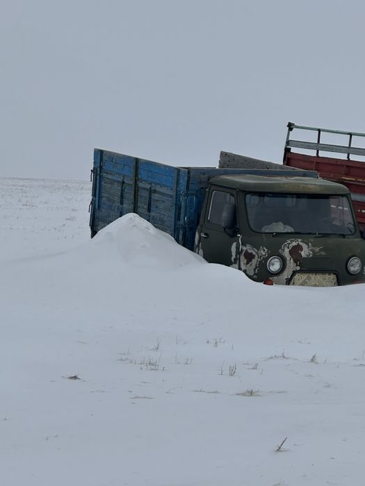 Продам бортовой уаз две единицы