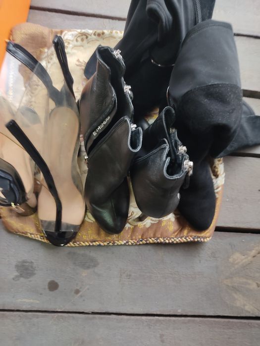 Продам обувь сандали, сапоги итд