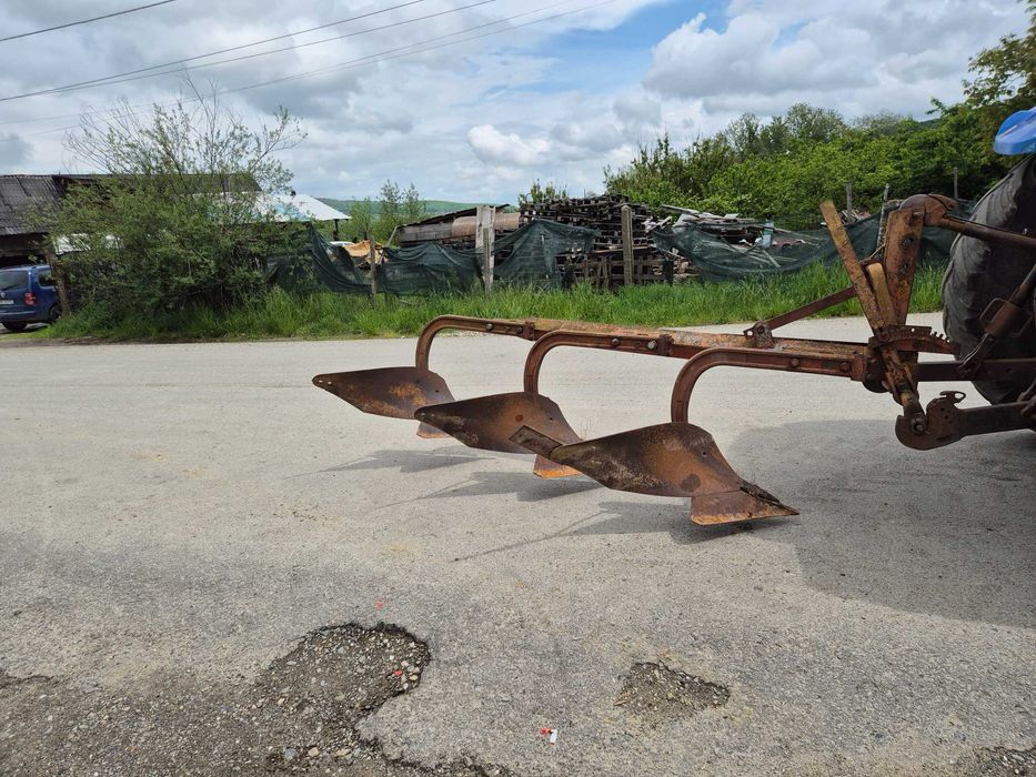 Plug Huard cu 3 trupite