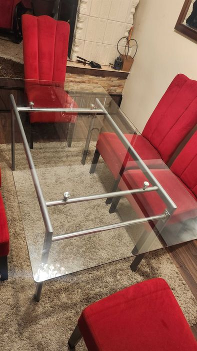 Vând 2 mese din sticla