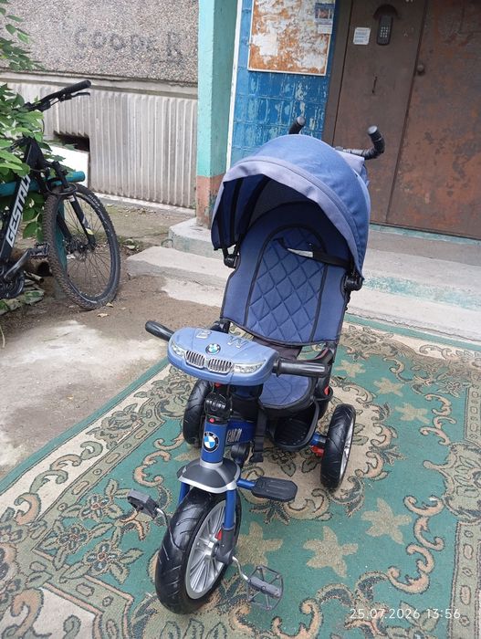 Продам велосипед с родительской ручкой
