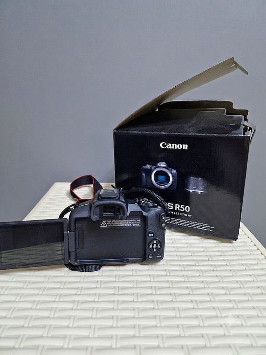 Canon r50 . Фотоаппарат в отличном состоянии
