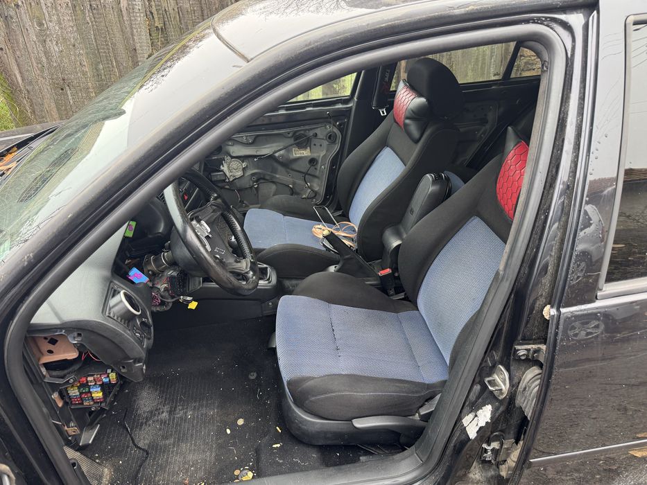 VW Golf 4 на части