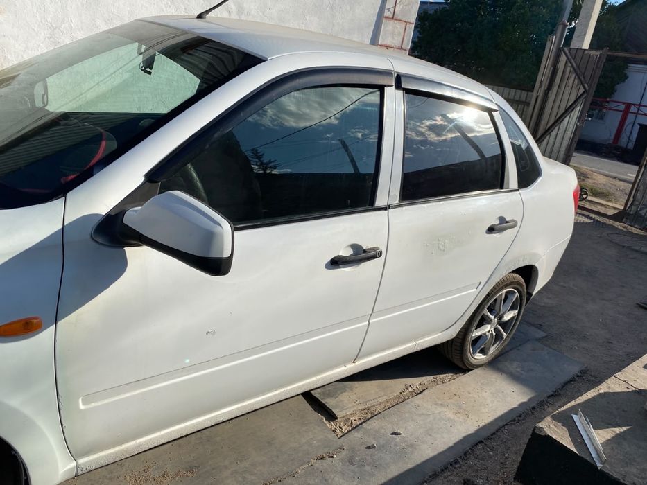 Срочно продам машину Lada Granta