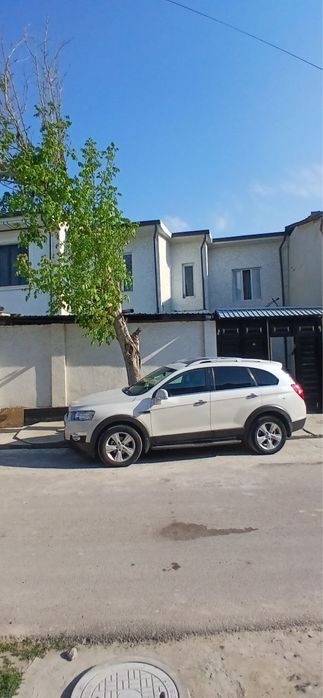 Keles Abduraxmonovda xavas kochasida 1,5- sutuk uy sotiladi 5-xona
