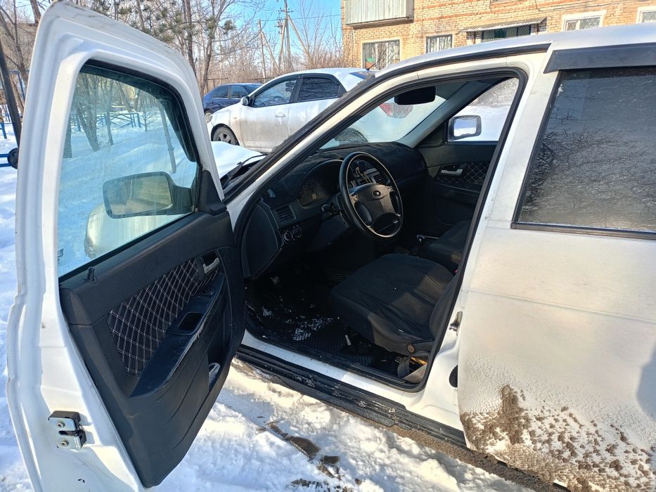 Продам приору 2011