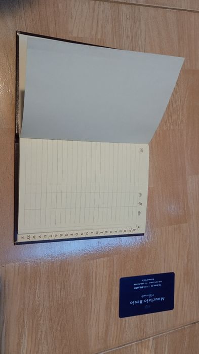 Agenda telefon deosebita made in Italia, placheta argintie pentru foto