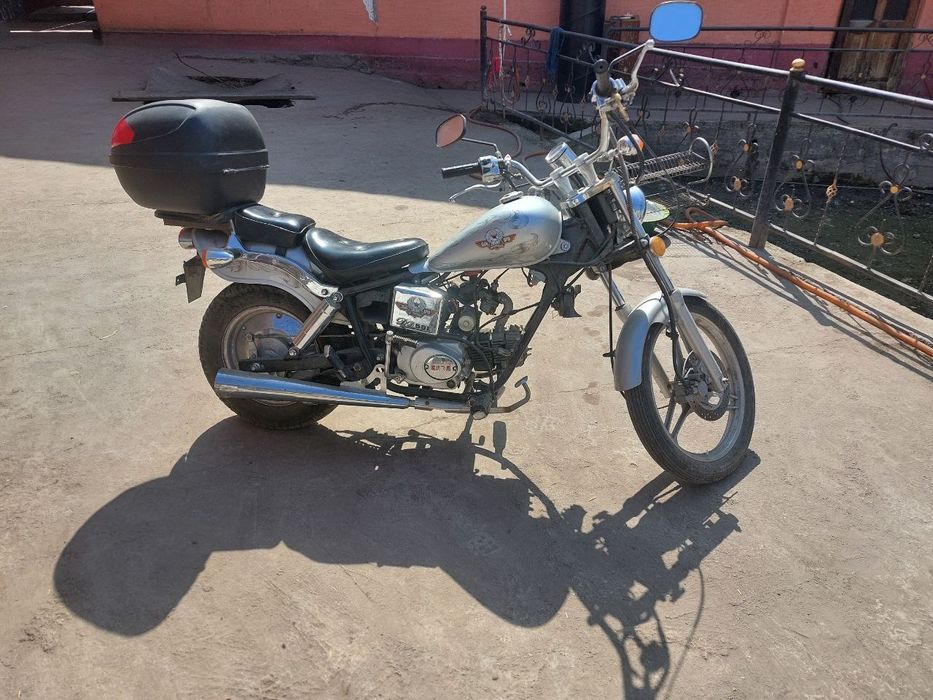 Мотоцикл чопер 150