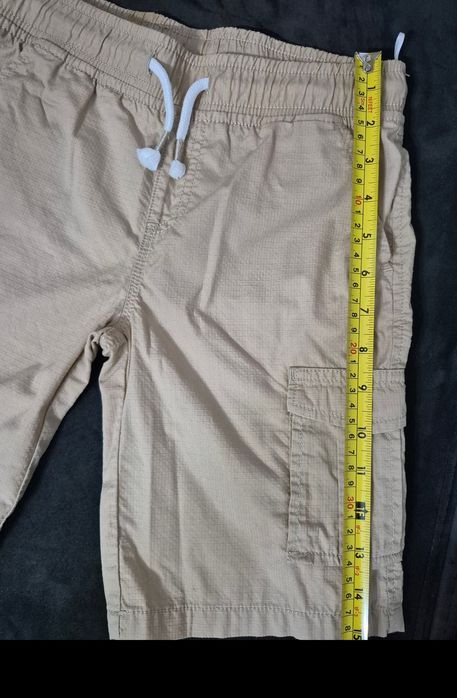 Pantaloni scurți noi C&A 128 cm / 8 ani