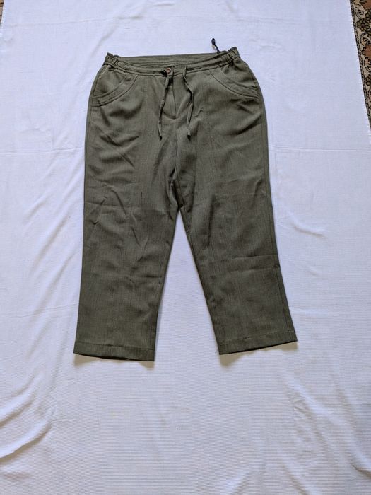 S-L. Nou. Pantaloni damă.