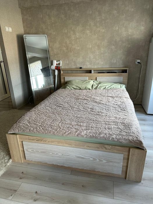 Продам кровать 140/200