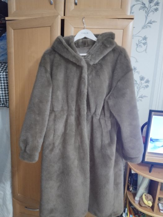 Продам ЭКО шуба новая
