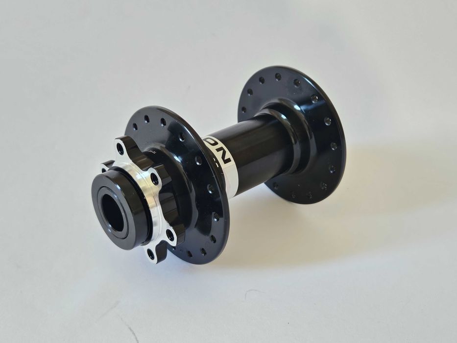 Предна главина Novatec D041SB-B15 32H 15x110мм Boost с Torque Caps