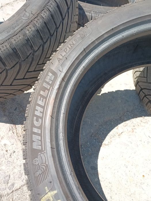 Michelin Alpin 225 47 R17 (94h)
