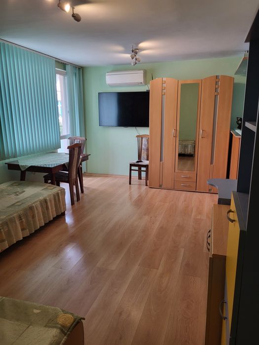 Дава се под наем Двустаен апартамент в Варна, Колхозен пазар - 68 кв.м за 480 € - Снимка #1