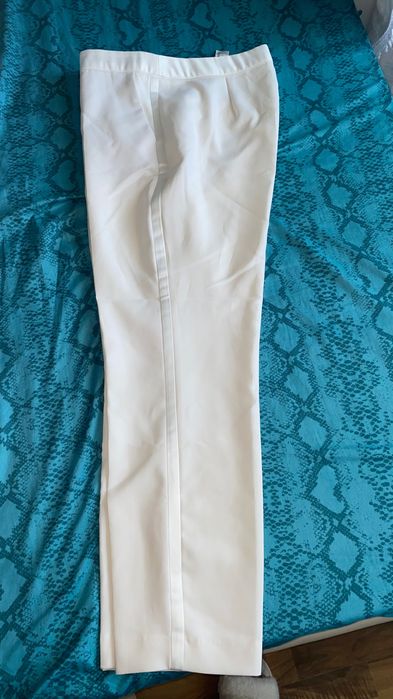 Pantaloni Zara de costum combinati cu satin