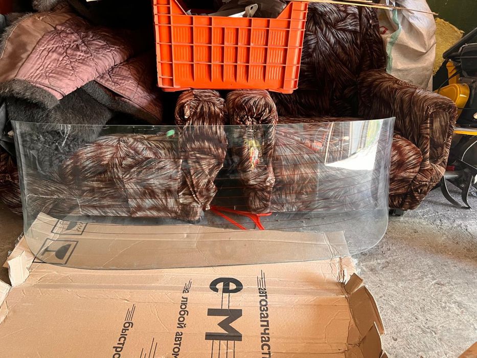 Заднее стекло от Москвича 412