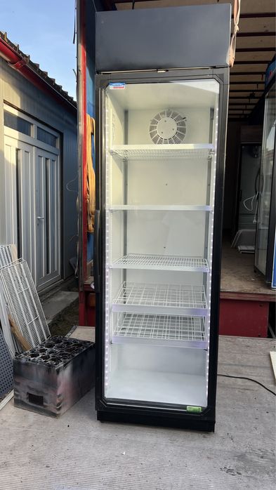 Vitrina frigorifica marca ugur verticala