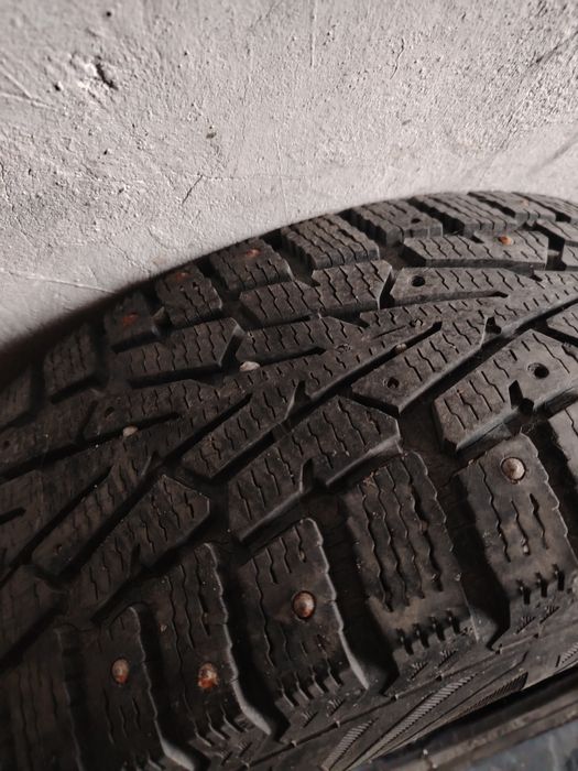 Продам резину на 16