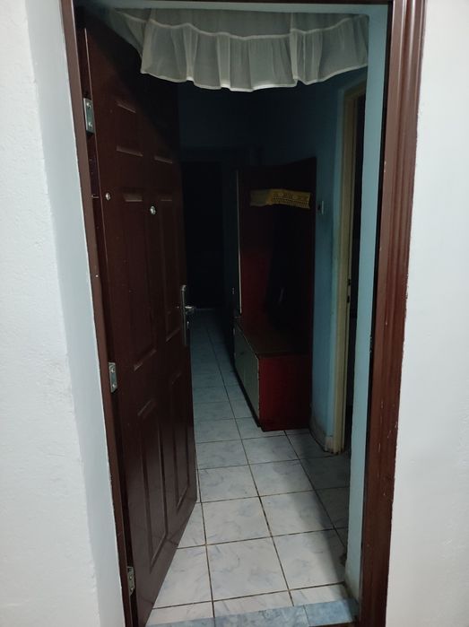 Apartament 3 camere, decomandat, parter