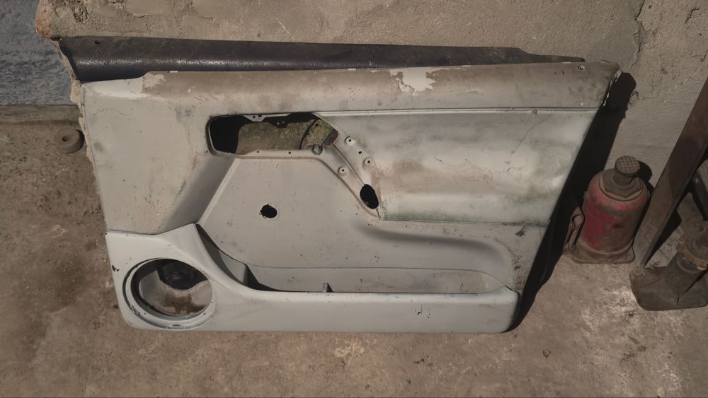 Продам дверные карты гольф 3