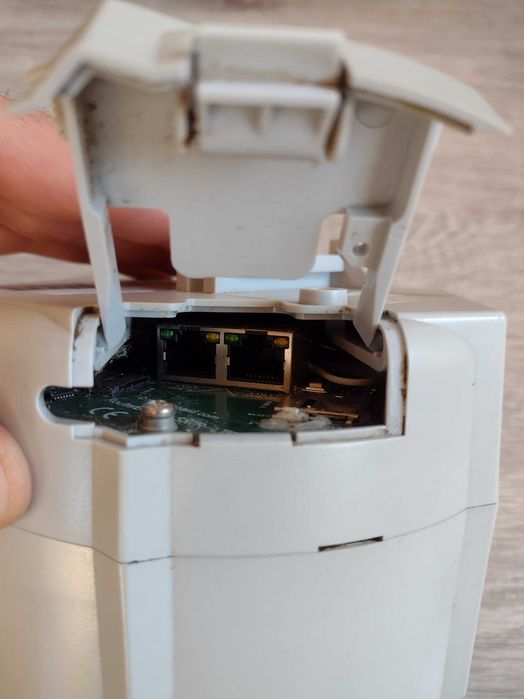 MikroTik SXT 4G  рутер работи с всички оператори