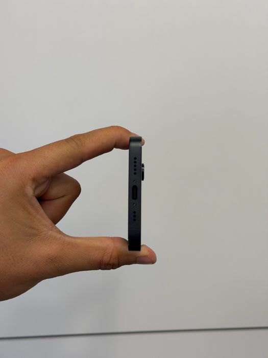 iPhone 16e - 8 цикъла