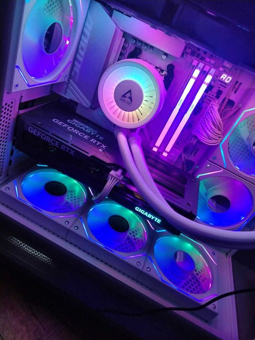 PC Gaming WHITE Ryzen 9800X3D / RTX 4060 Ti / 32GB DDR5