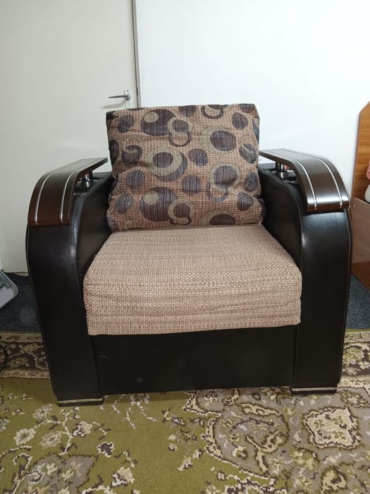 Vând 2 fotolii impecabile