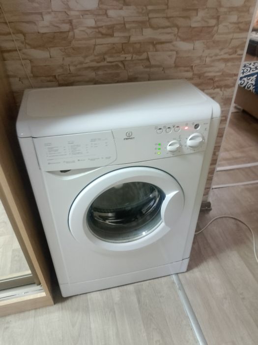 Стиральная машина Indesit, 10 000 ₸