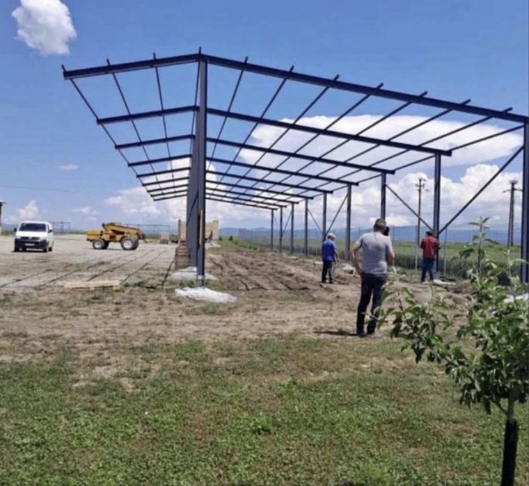 Vand hale si structuri metalice