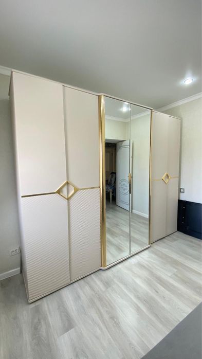 Продам шкаф Турция в отличном состоянии