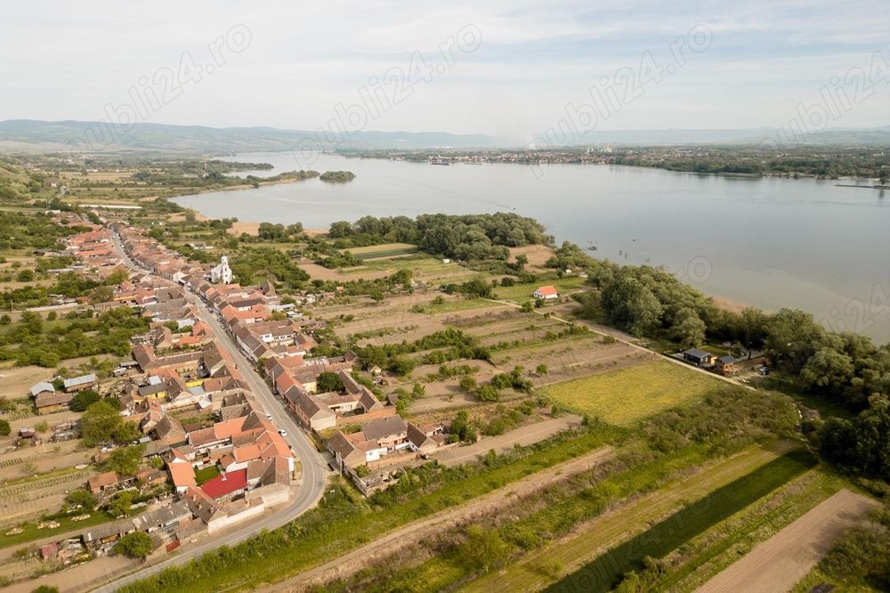 Teren vanzare Divici