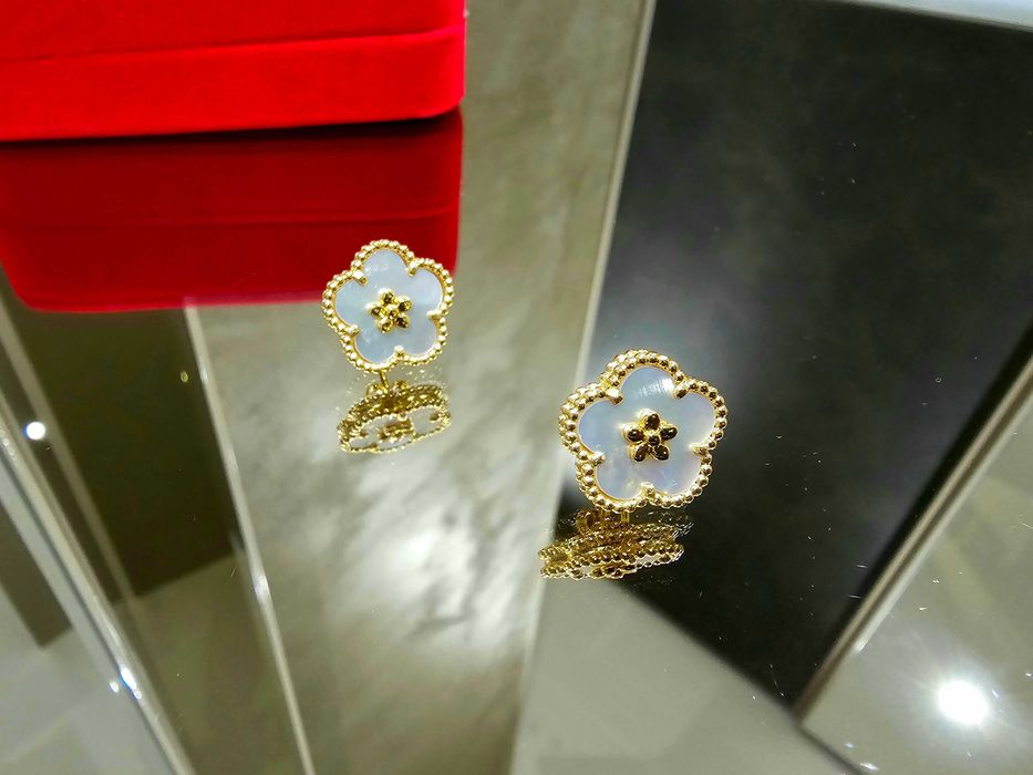 Van Cleef & Arpels VCA Gold Mother of Pearl Lucky Spring Дамски Обеци