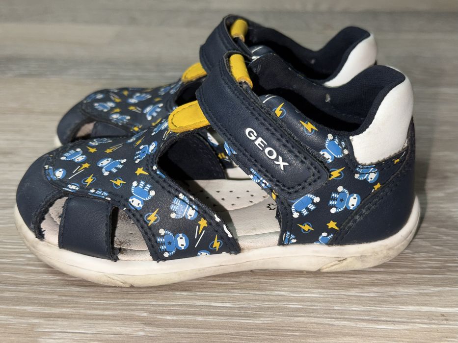 Продам сандалии Geox 23 рр