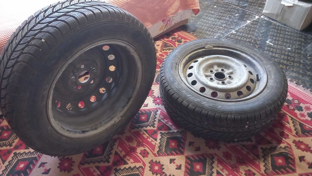Зимни Гуми с джанти за Тойота Авенсис 195/60/15 - 2бр.