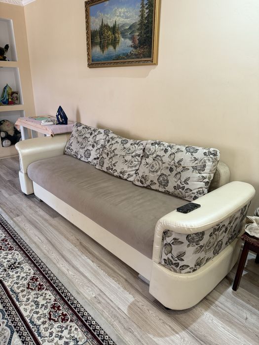 Продается диван в отличном состоянии!