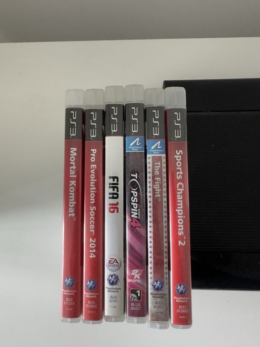 PS 3 slim + camera + 2 controllere + 2 joysticuri move + cateva jocuri