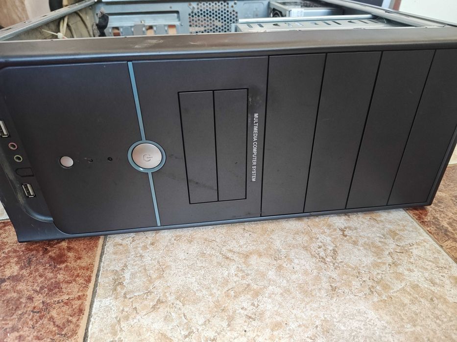 [За Ремонт Или За Резервни Части] 4 Броя Настолни Компютри