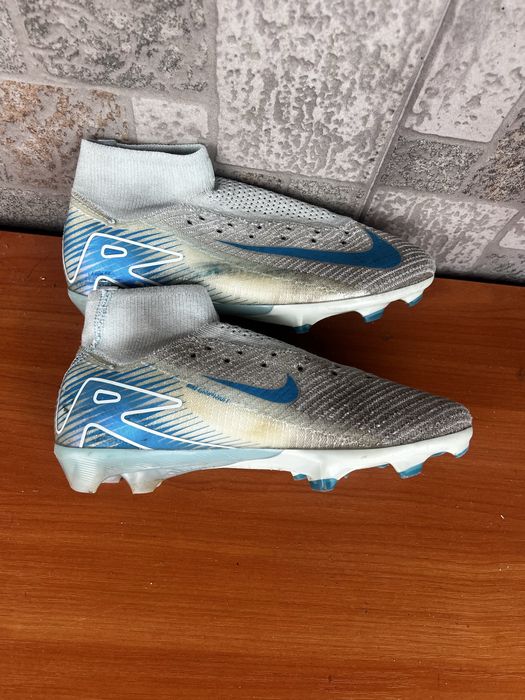 Nike mercurial.