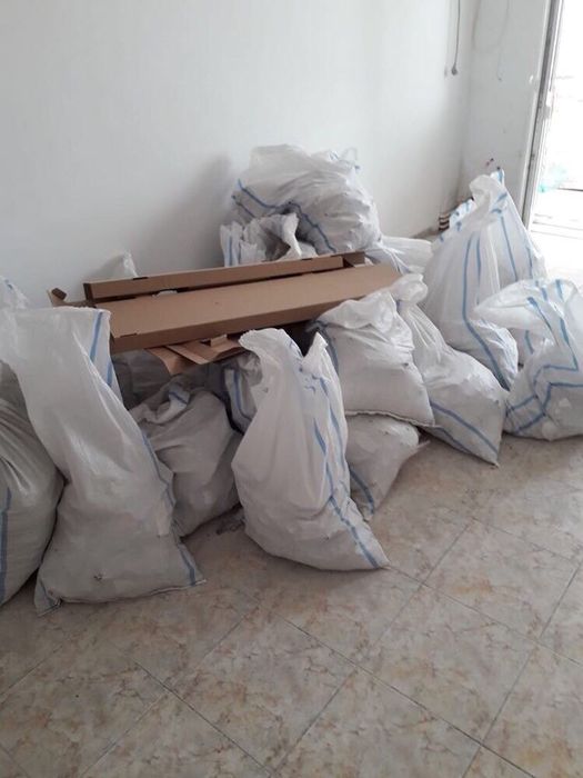 Decopertari Faianta și gresie și ridicat tot ce rezulta moluz