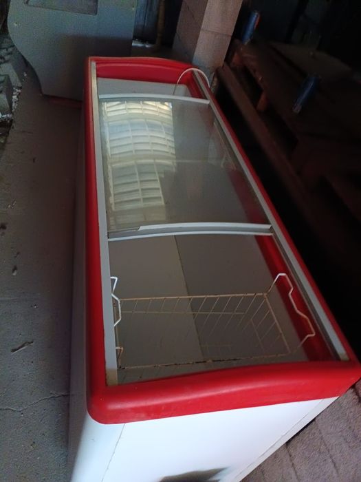 Морозильники -витринный морозильник