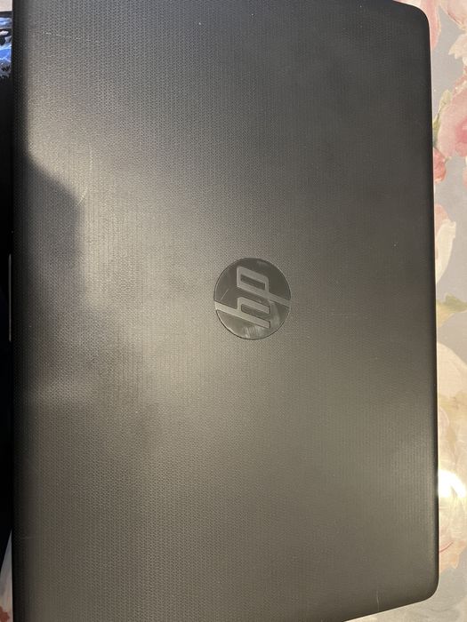 Лаптоп HP 15- da0048nu