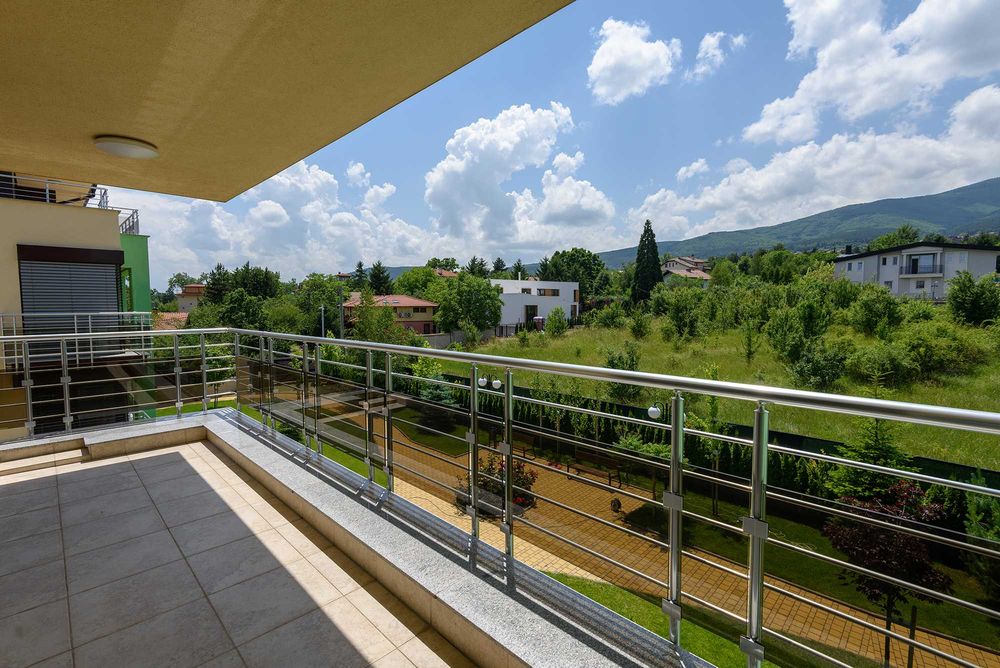 Дава се под наем Четиристаен апартамент в София, Симеоново - 156 кв.м за 2300 € - Снимка #6