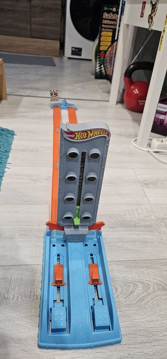 Hot wheels писти и колички